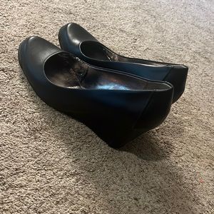 Kenneth Cole wedges